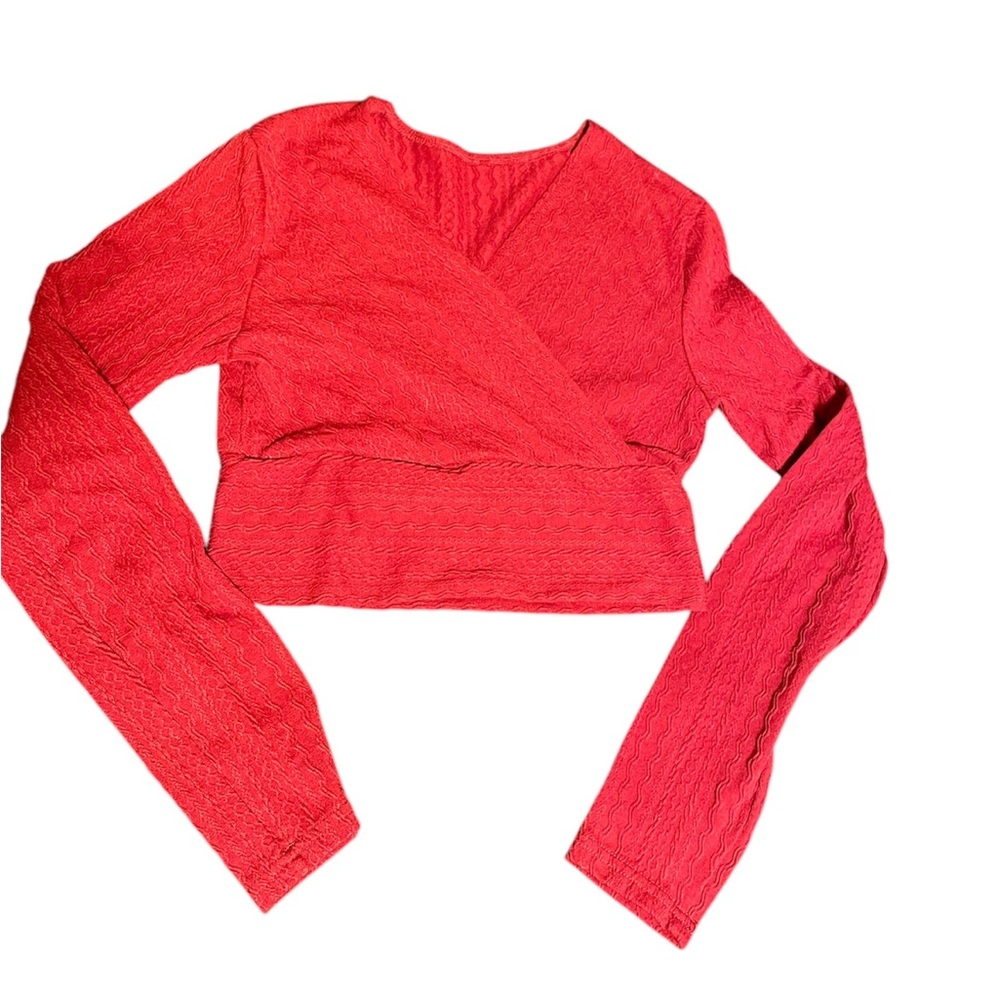 women’s crop top